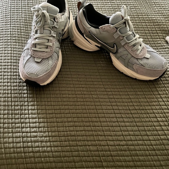 Women’s Nike V2K Run - Picture 10 of 16